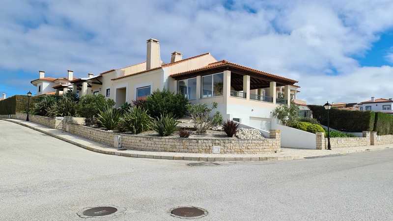 Beautiful villa at Praia d’el Rey with 4 bedrooms 2233725103
